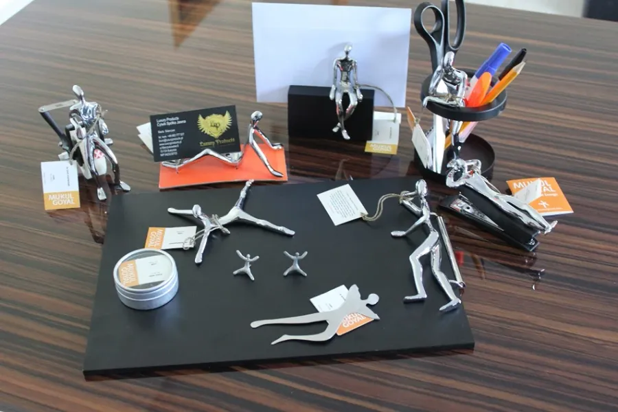 obrazek 4 Designerski clipboard na dokumenty - człowiek