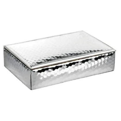 Zdjęcie Wyjątkowe srebrne pudełko zdobione motywem plastra miodu