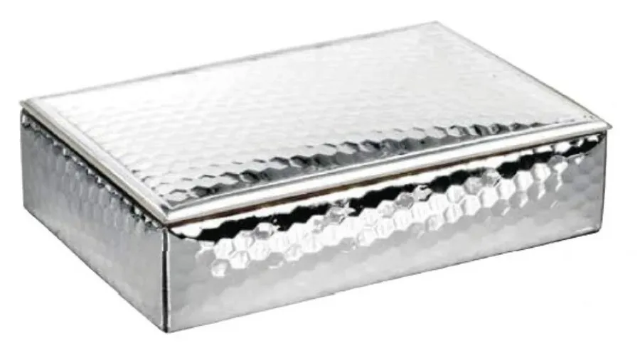 obrazek 1 Wyjątkowe srebrne pudełko zdobione motywem plastra miodu