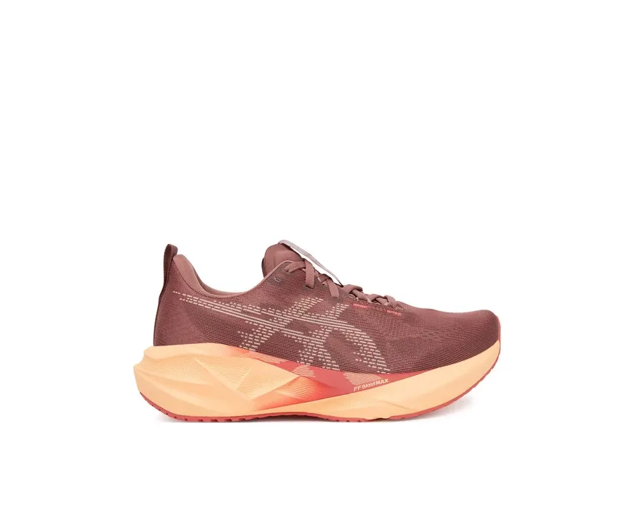obrazek 1 Asics Buty do biegania Novablast 5 1012B765 Czerwony