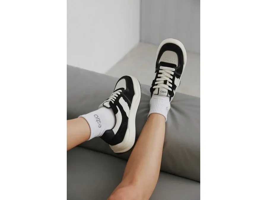 obrazek 1 Estro: Biało-czarne sneakersy damskie ze skóry i weluru