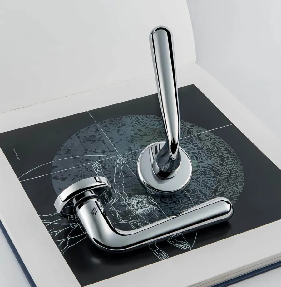 obrazek 1 Stylowa klamka Robodue od Colombo Design do drzwi