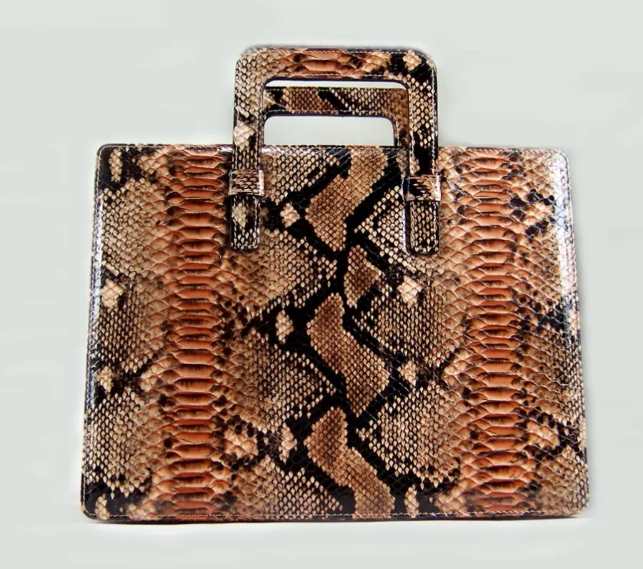 picture 4 Leather case for a MacBook and documents – crocodile leather