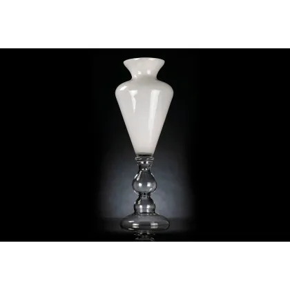 Picture A large glass vase for the VG living room