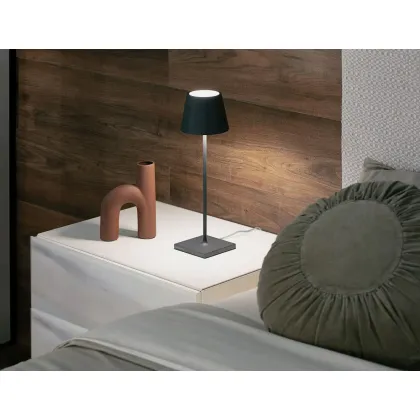 Zdjęcie Wyjątkowa lampa Poldina230V do sypialni lub biura