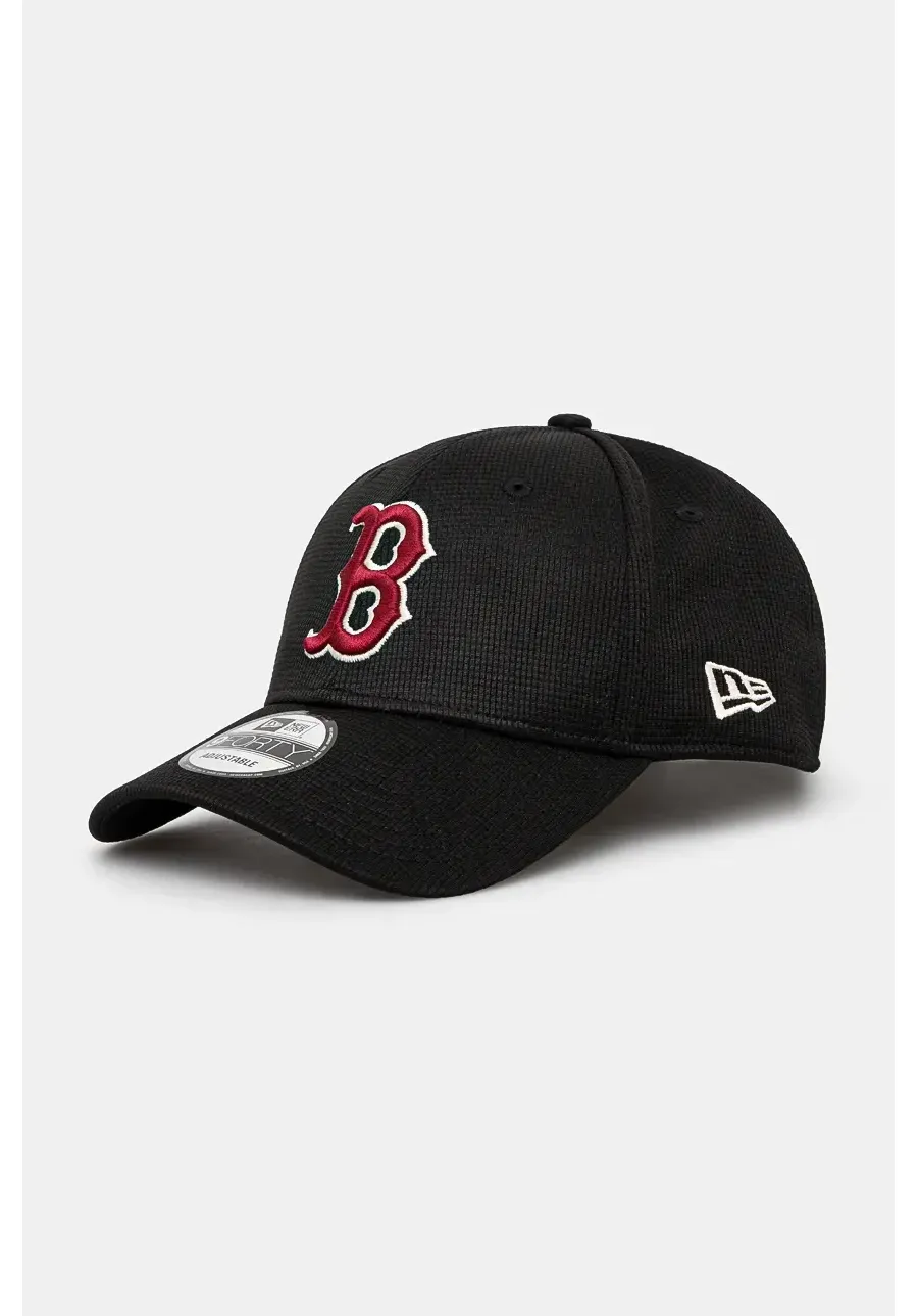 obrazek 1 New Era czapka z daszkiem PIVOT KNIT 9FORTY® BOSTON RED SOX kolor czarny z aplikacją 60565472