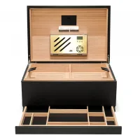 Zdjęcie Orginalny humidor na cygara oraz tytoń z włoch