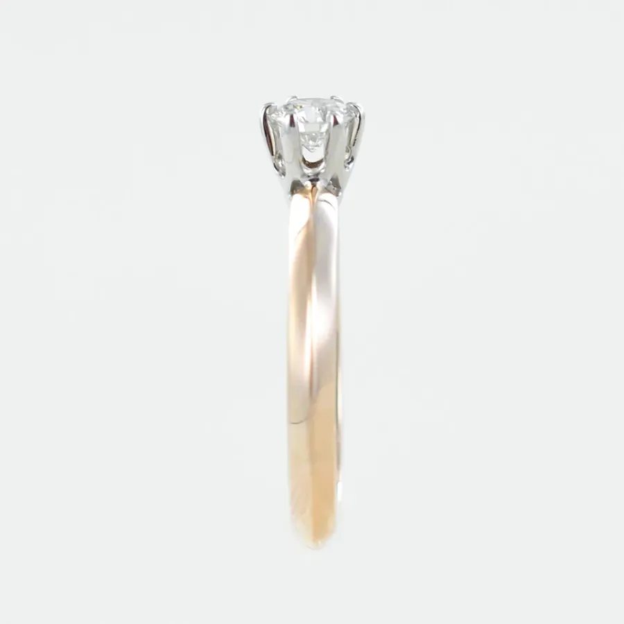 obrazek 4 Pierścionek Solitaire z różanym złotem i diamentową oprawą z białego złota