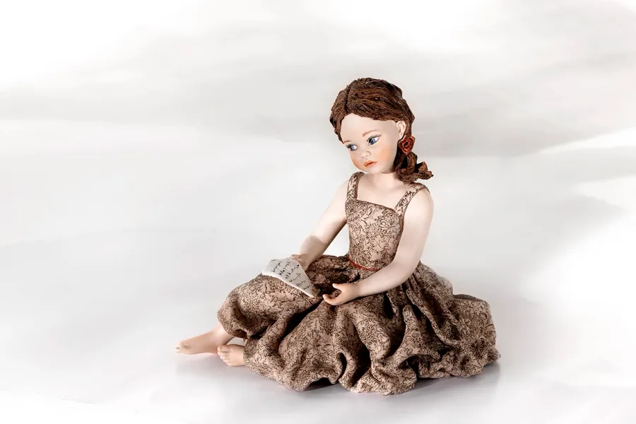 obrazek 1 Elegancka figurka dziewczynki z porcelany - Sibania