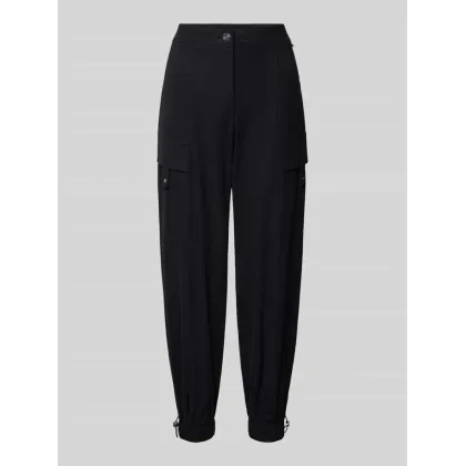 Zdjęcie Spodnie materiałowe o kroju relaxed fit z aplikacją z logo