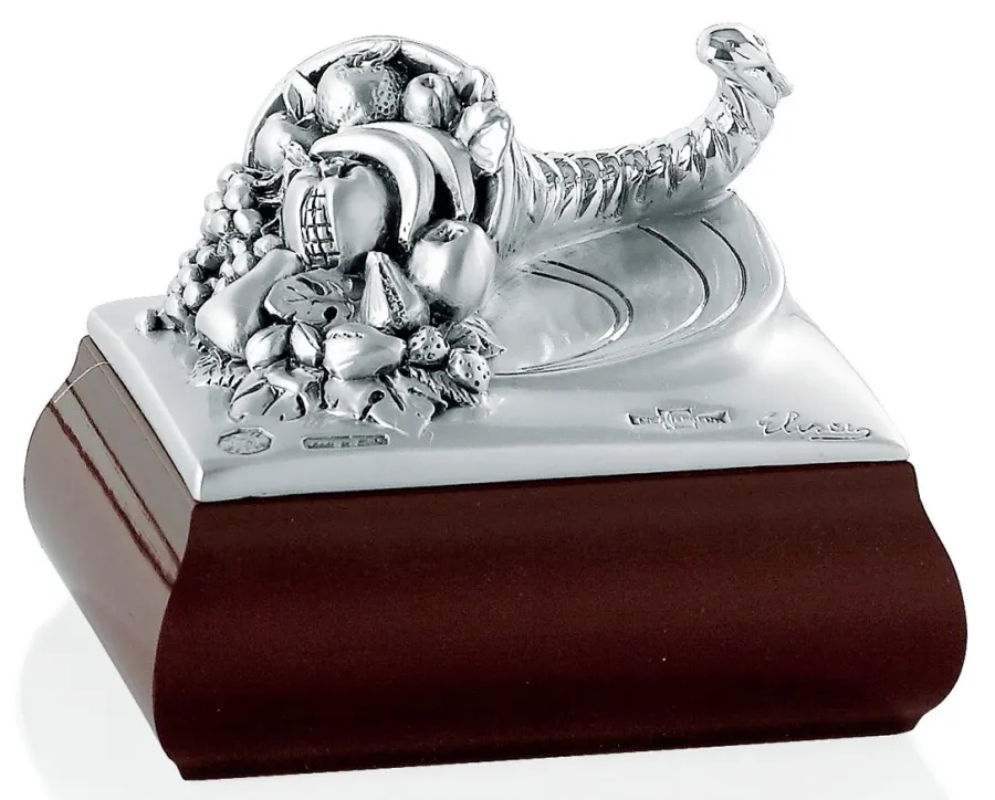 picture 1 Elegant and original box for jewellery