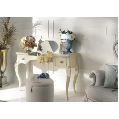 Zdjęcie Szykowna rzeźbiona toaletka ze składanym lusterkiem w kolorze antycznje bieli i antycznej szarości