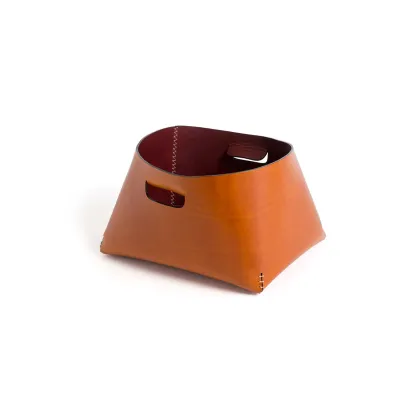 Picture A unique Italian leather basket with handles