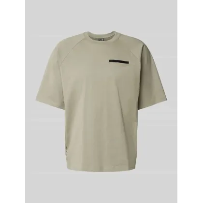 Zdjęcie T-shirt z detalem z logo