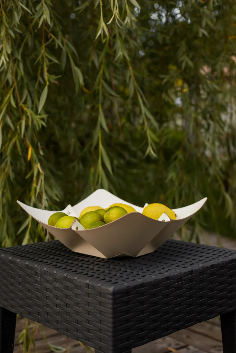 obrazek 3 Kremowa misa na owoce Ø45 cm wykonana z naturalnej skóry