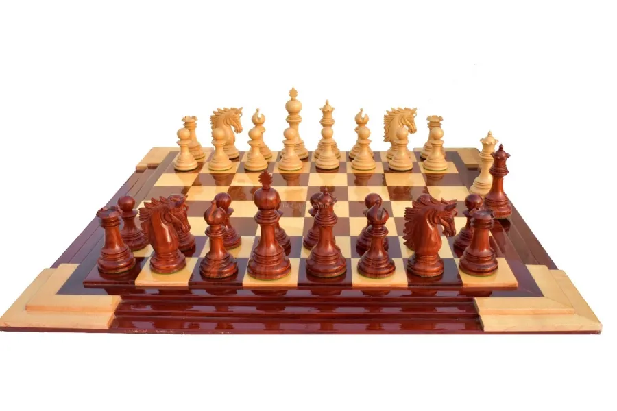 obrazek 2 Stylowa plansza wykonana z drewna + figury do szachów - The Chess Empire