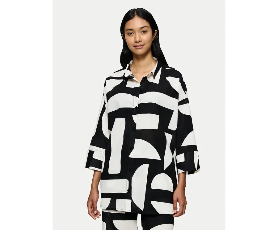 obrazek 1 Triumph Koszula Summer 10222569 Czarny Oversize