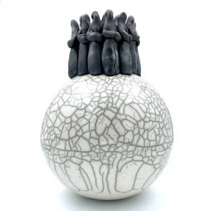 Picture Luxurious ceramic figurine