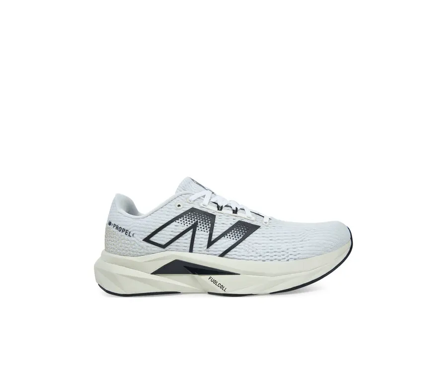 obrazek 1 New Balance Buty do biegania FuelCell Propel v5 MFCPRCW5 Biały