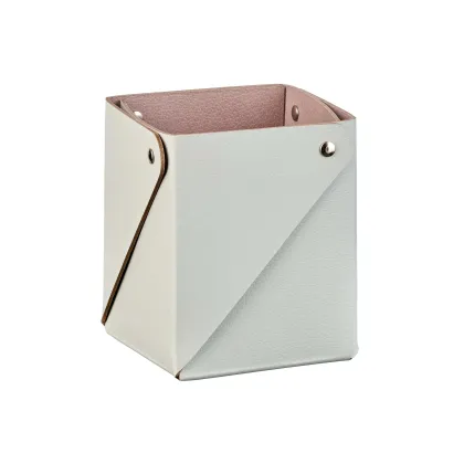 Zdjęcie Niepowtarzalny skórzany pojemnik biurowy 8х8хH10,5 cm w kolorze perłowym+