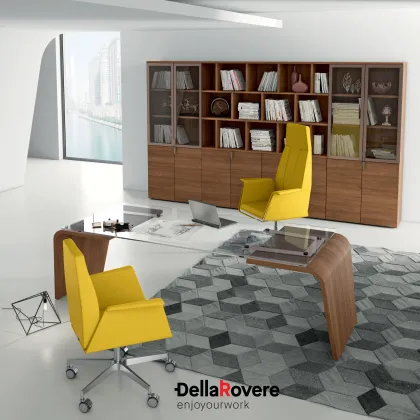 Zdjęcie Prosto z Włoch - eleganckie biurko gabinetowe