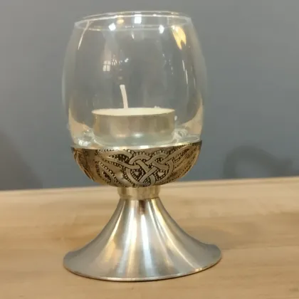 Zdjęcie Stylowy podgrzewacz z pięknym motywem celtyckim