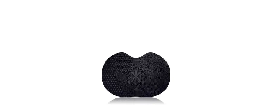 obrazek 1 Luvia Brush Cleansing Mat Black Środek do czyszczenia pędzli 1 szt.