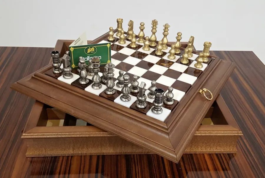 picture 10 Prestigious wooden chess set 39B+280AW