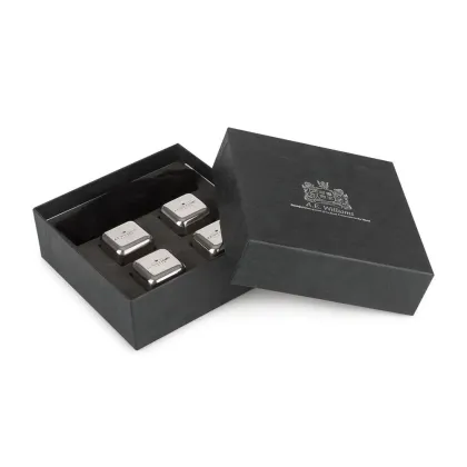 Zdjęcie Zestaw 4 wielorazowych metalowych kostek do lodu do drinków – prezent na szczególną okazję