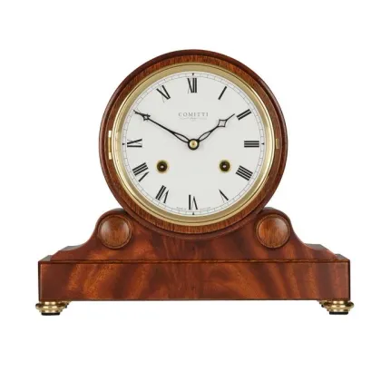 Zdjęcie Piękny drewniany zegar ozdobny Barrell na biurko