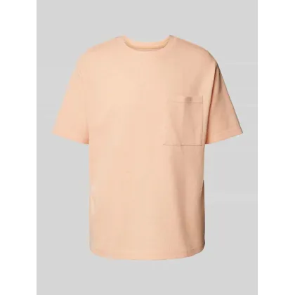 Zdjęcie T-shirt z nakładaną brustaszą