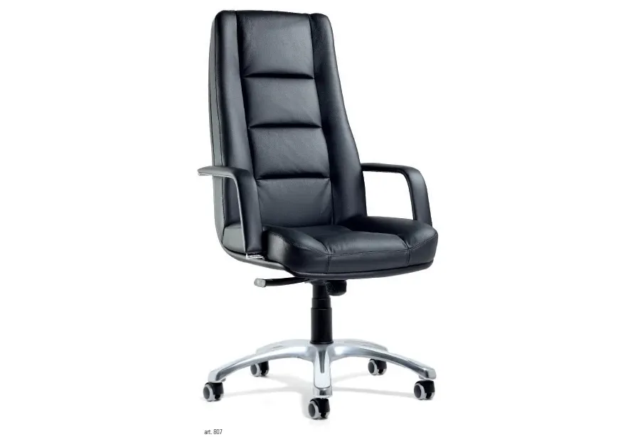 picture 1 Black elegant classic armchair for Zefla office