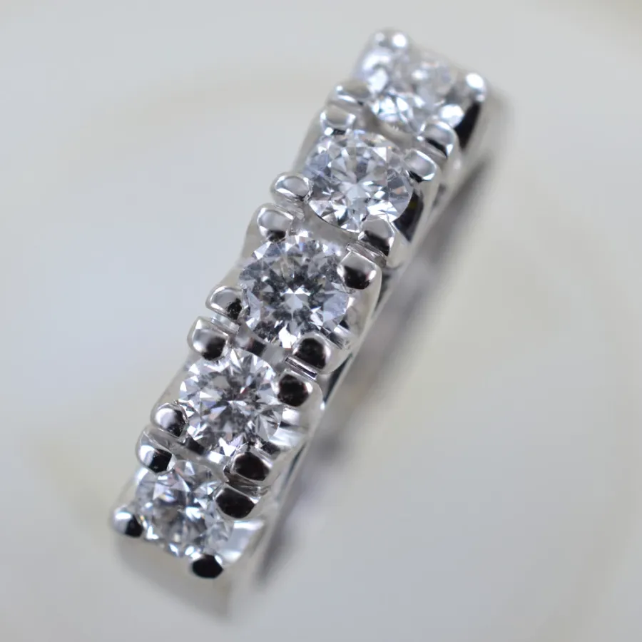 obrazek 1 Stylowy pierścionek Riviera z 5 diamentami ct 0,79