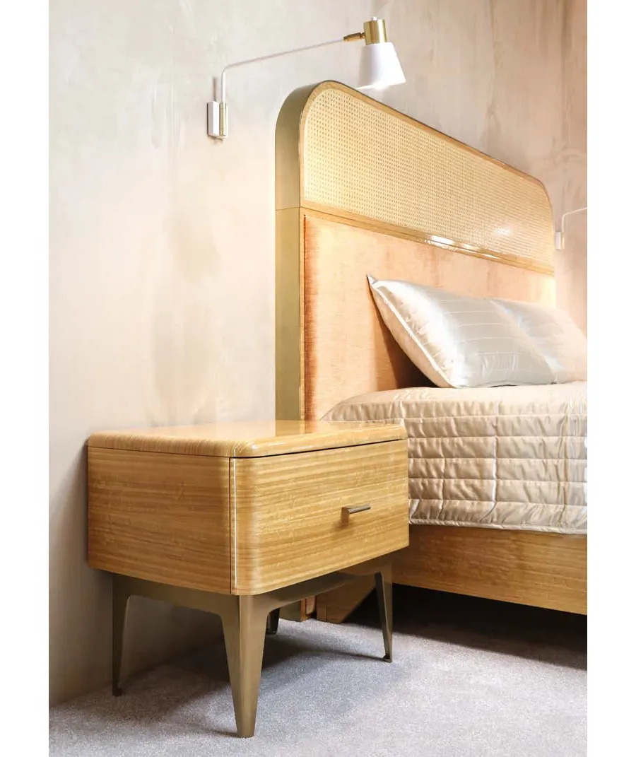 picture 4 A unique bed with a wooden overlay in the headboard - Ana Roque