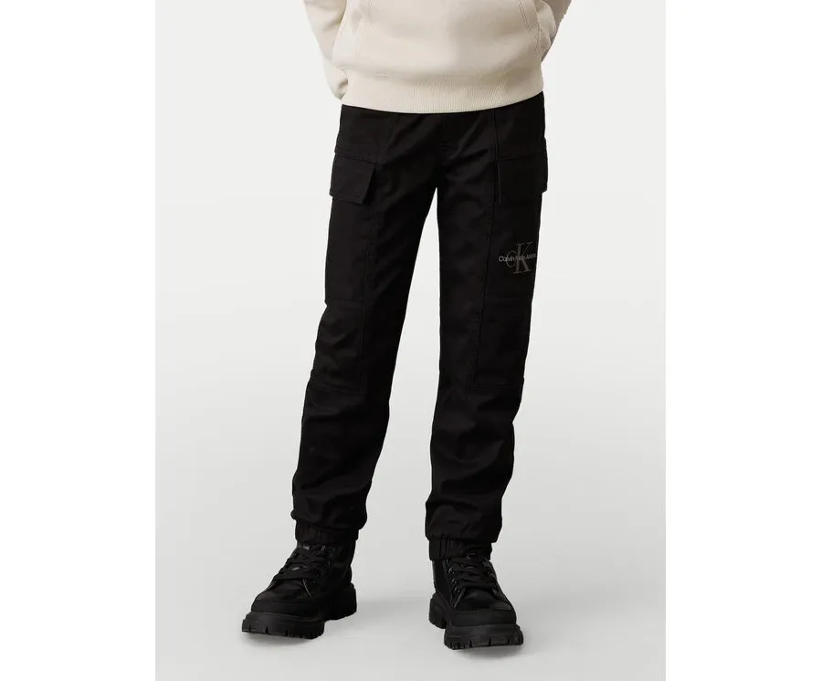 obrazek 1 Calvin Klein Jeans Joggery Essential IB0IB02270 M Czarny Regular Fit