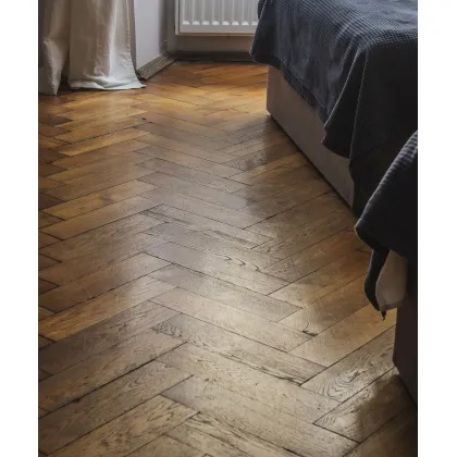 Zdjęcie Elegancka włoska podłoga z rustykalnego dębu z matowym naturalnym lakierem