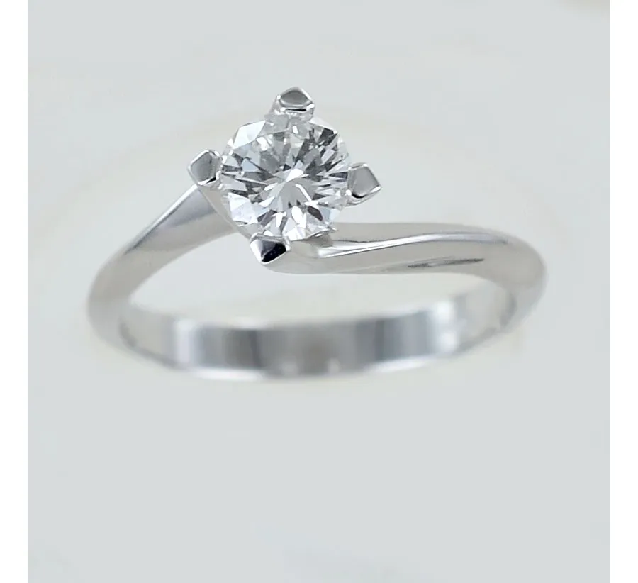 obrazek 5 Duży włoski pierścionek Valentine Solitaire z diamentem 0,65 karata