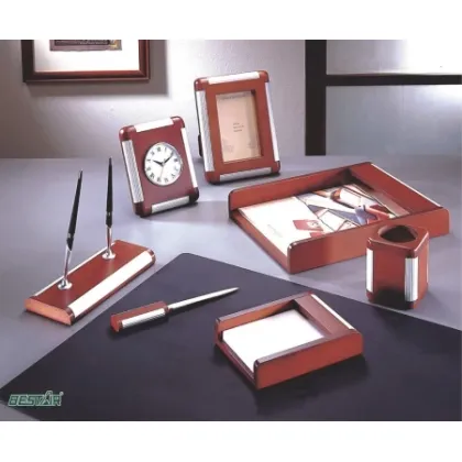 Zdjęcie Stylowy zestaw na biurko