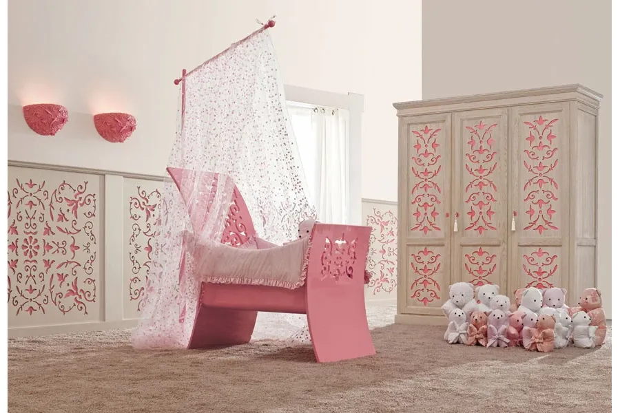 elegancka kołyska dla niemowląt