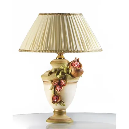 Zdjęcie Piękna ceramiczna lampa