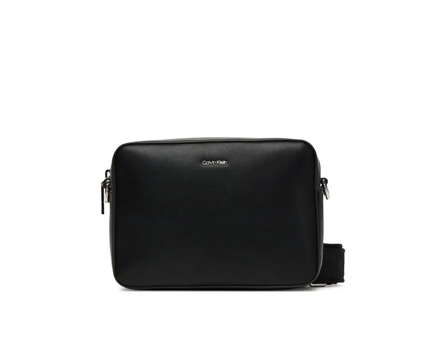 obrazek 1 Calvin Klein Torebka Ck Must Small Camera Bag LV04F3097G Czarny