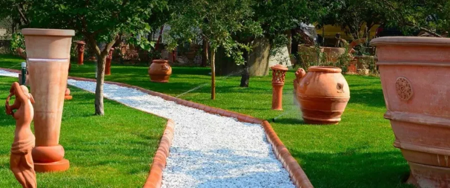 obrazek 3 Ceramiczna włoska kolumna do popielniczki - Goti Terrecotte