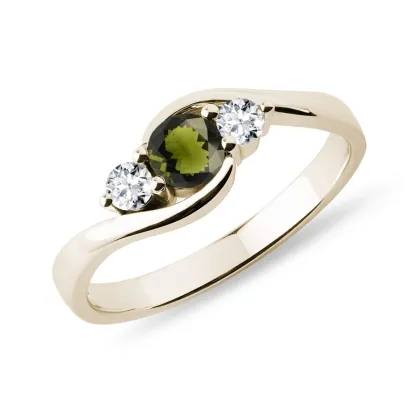 Zdjęcie Elegancki złoty pierścionek z mołdawitem i diamentami KLENOTA
