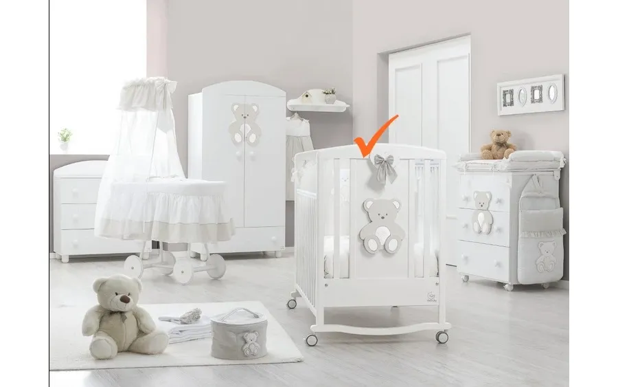obrazek 1 Eleganckie łóżeczko z wyposażeniem - Italbaby
