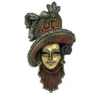 Zdjęcie Wyjątkowa maska wenecka zdobiona czerwonym kapeluszem