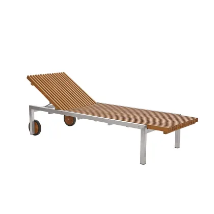 Zdjęcie Oryginalny leżak na kółkach Adamas z drewna tekowego i stali