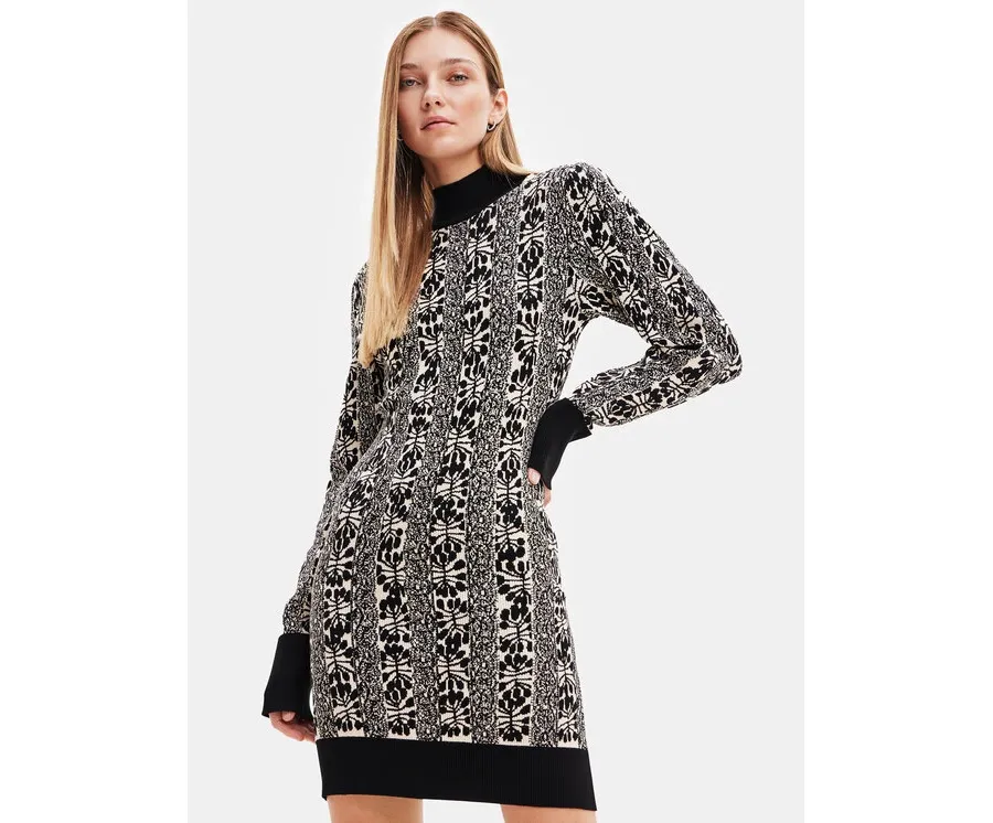 obrazek 1 Desigual Sukienka dzianinowa 23WWVF01 Czarny Slim Fit