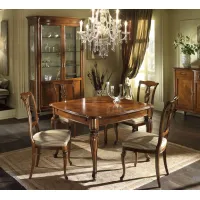 Zdjęcie Piękny włoski antyczny rozkładany stół