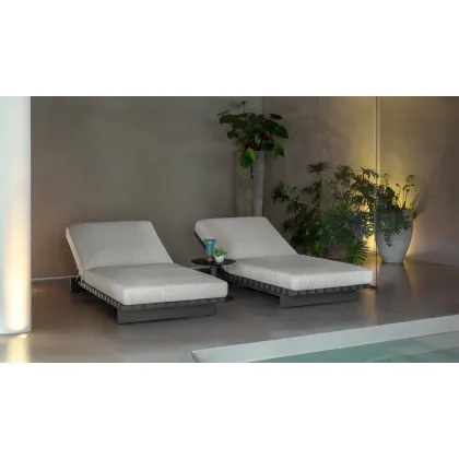 Zdjęcie Stylowy włoski leżak idealny na ogród