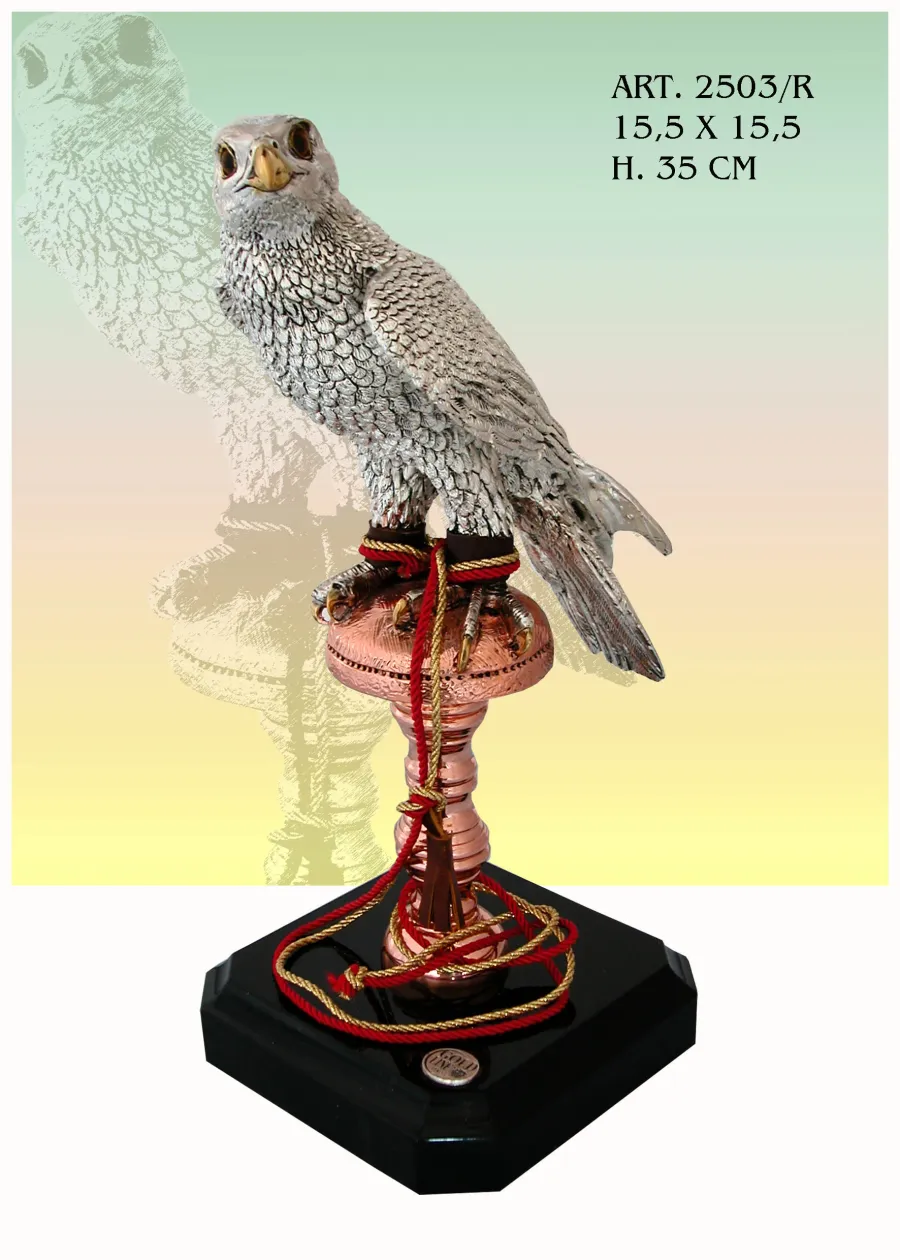 obrazek 1 Piękny orzeł na luksusowej podstawie